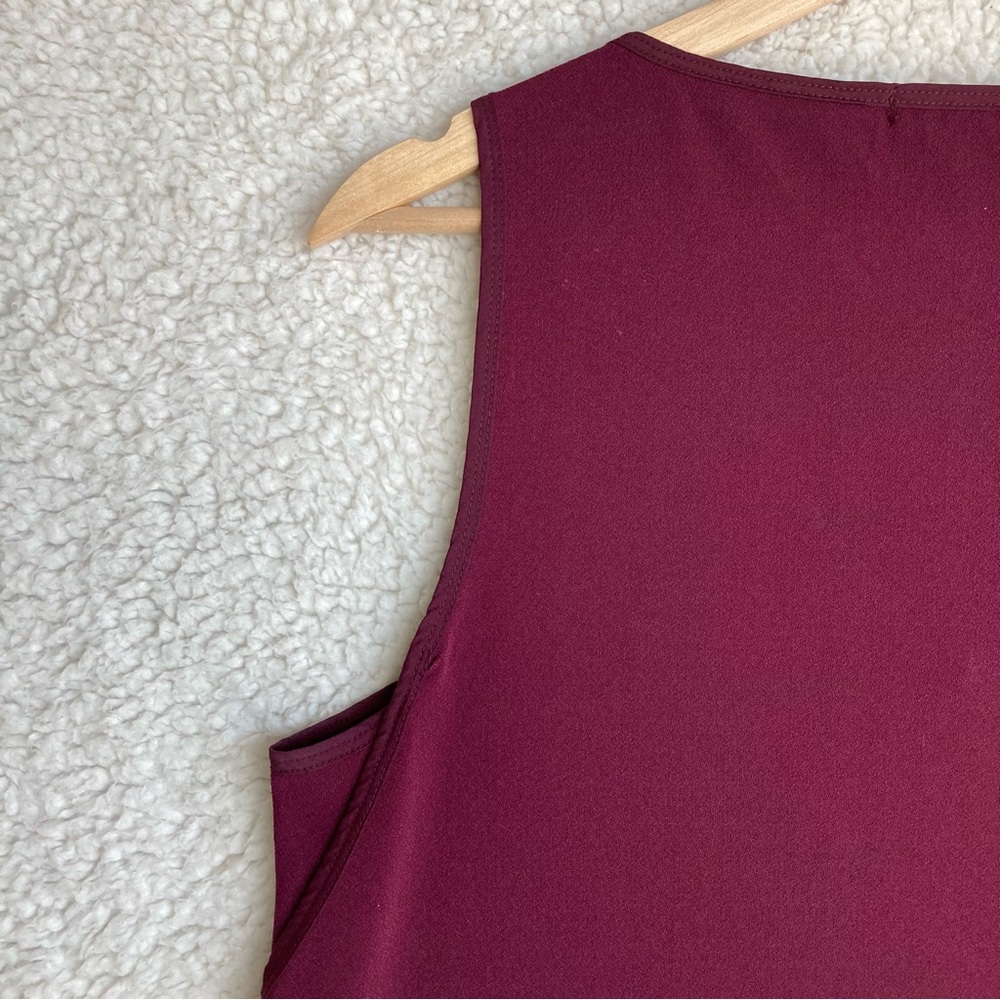 Banana Republic Women's sleeveless v-neck tank top, Sz M - Picture 15 of 16